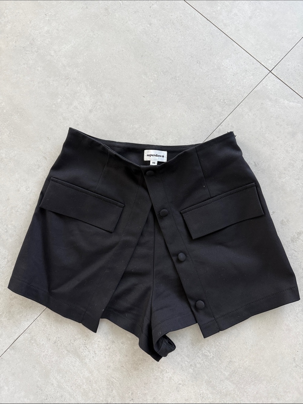 superdown Black Button-Front Utility Skort